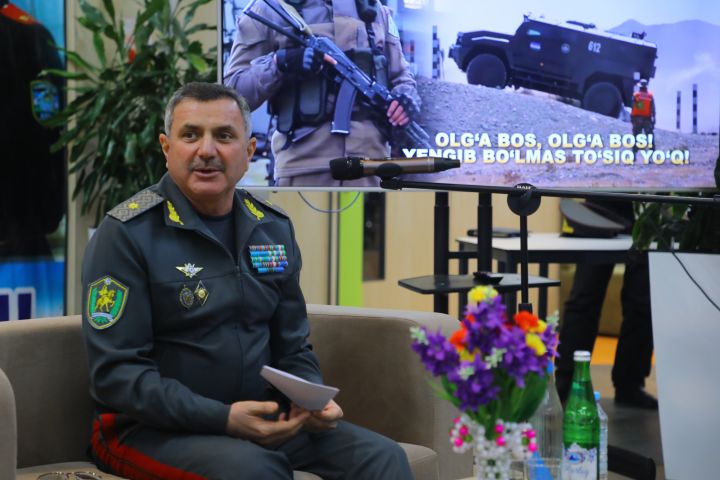 Қўмондон Президент мактаби ўқувчилари билан учрашди
