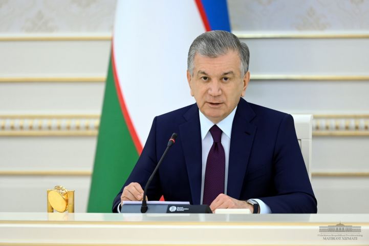 «Ажратиладиган ҳар бир доллар, ҳар бир сўм – бу ҳаммаси халқнинг пули!»: Президент раислигида йиғилиш ўтказилди