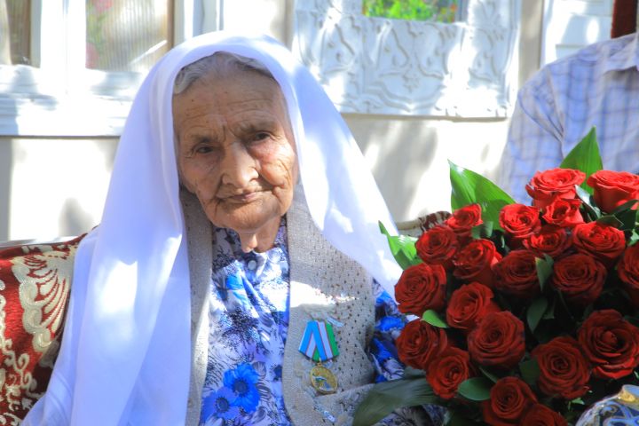 Наманганлик 107 ёшли момо шукронаси