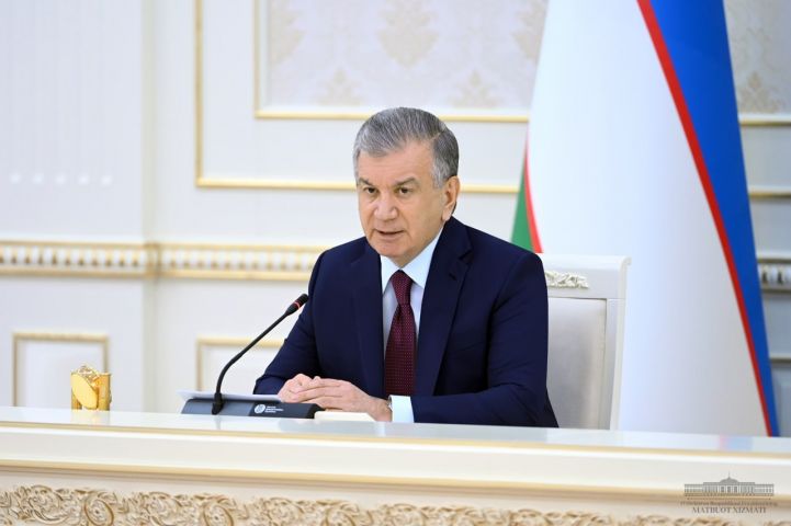 Президент Косонсой ва Тўрақўрғон туман ҳокимларининг биринчи ўринбосарларини ишдан бўшатди