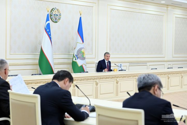«Одамларни рози қилиш ва инсон қадрини тушунмаган раҳбарларга орамизда ўрин йўқ!» — Президент