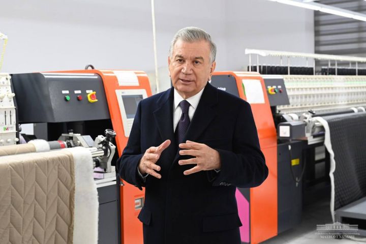 Президент Намангандаги янги саноат зонасини кўздан кечирди