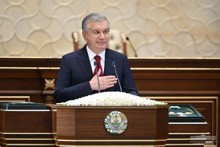 Ўзбекистон Республикасининг сайланган Президенти ўз лавозимига киришди