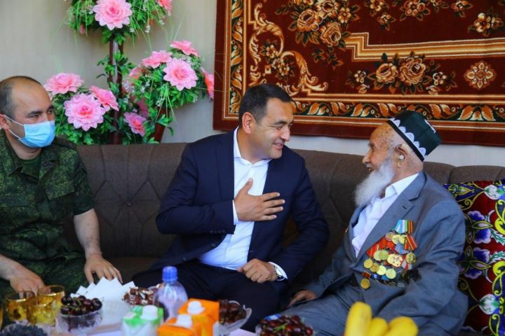 НАМАНГАНЛИК УРУШ ФАХРИЙЛАРИГА ПРЕЗИДЕНТ СОВҒАЛАРИ ТОПШИРИЛДИ