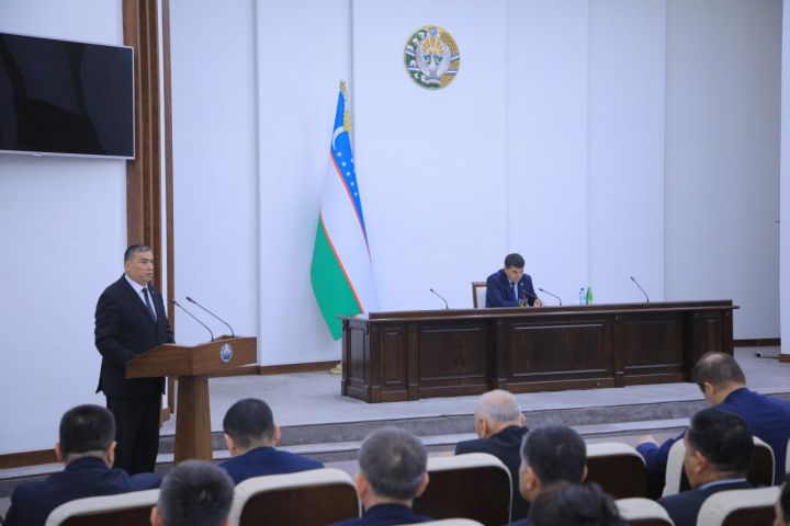 Халқ депутатлари Наманган вилояти Кенгашининг навбатдаги сессияси бўлиб ўтди