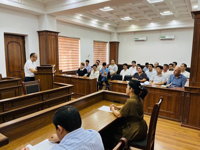 Семинар машғулотда кадастр ҳужжатларини тайёрлаш ва давлат рўйхатидан ўтказиш масаласи муҳокама қилинди