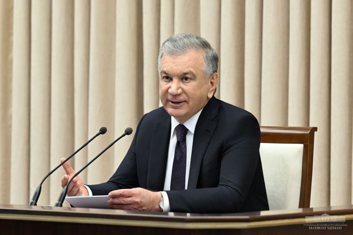Наманган вилояти ҳокимлигида ягона электрон ҳужжат айланиш тизими ишга тушмаган — Шавкат Мирзиёев