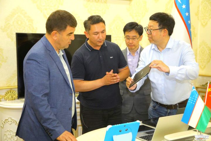 Наманганда ноутбук ва планшет ишлаб чиқарилади