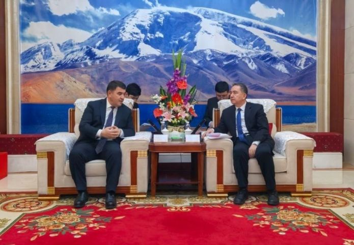 Наманган вилояти ҳокими бошчилигидаги делегация Қашғарда бўлди